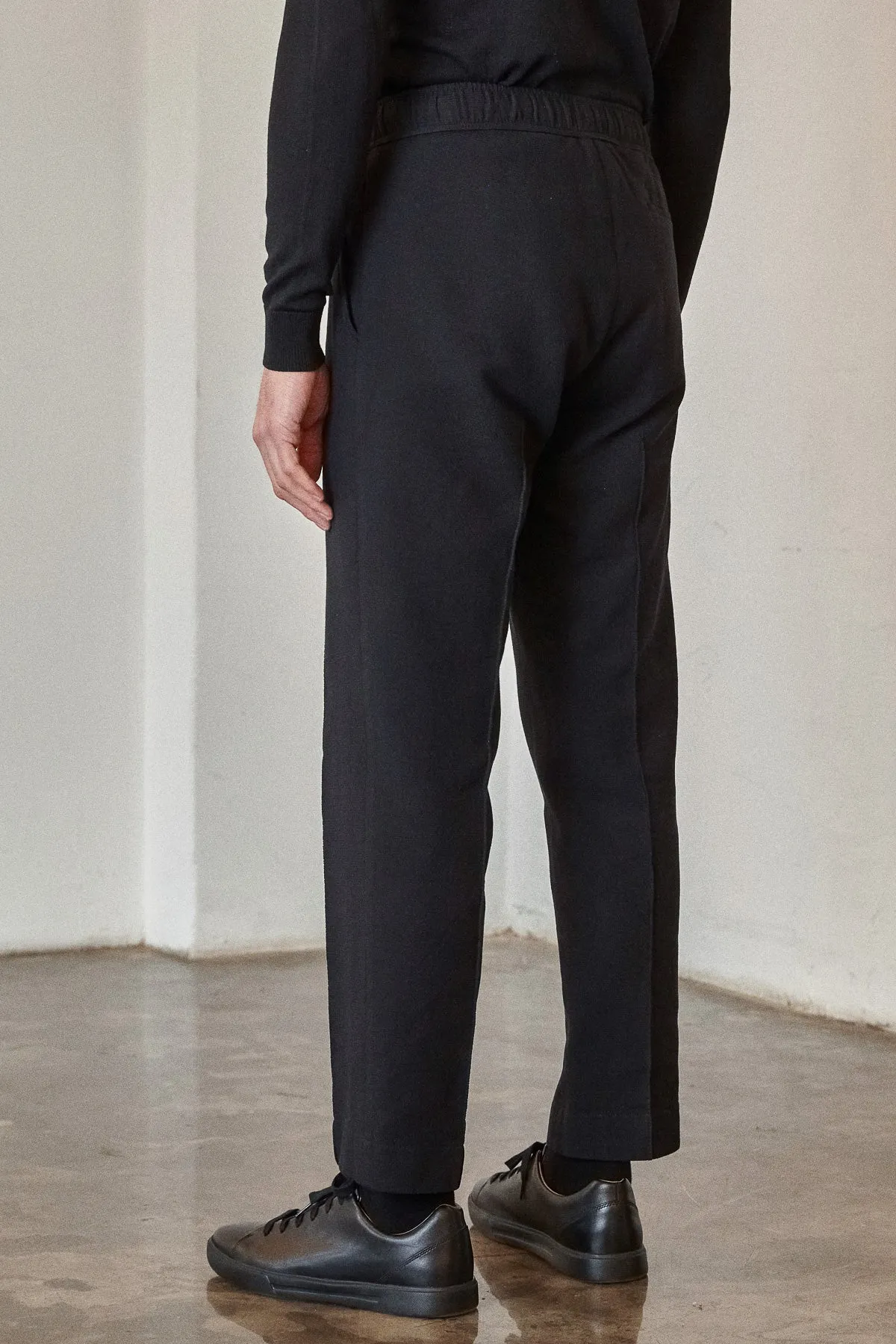 MAX trousers eco structured black