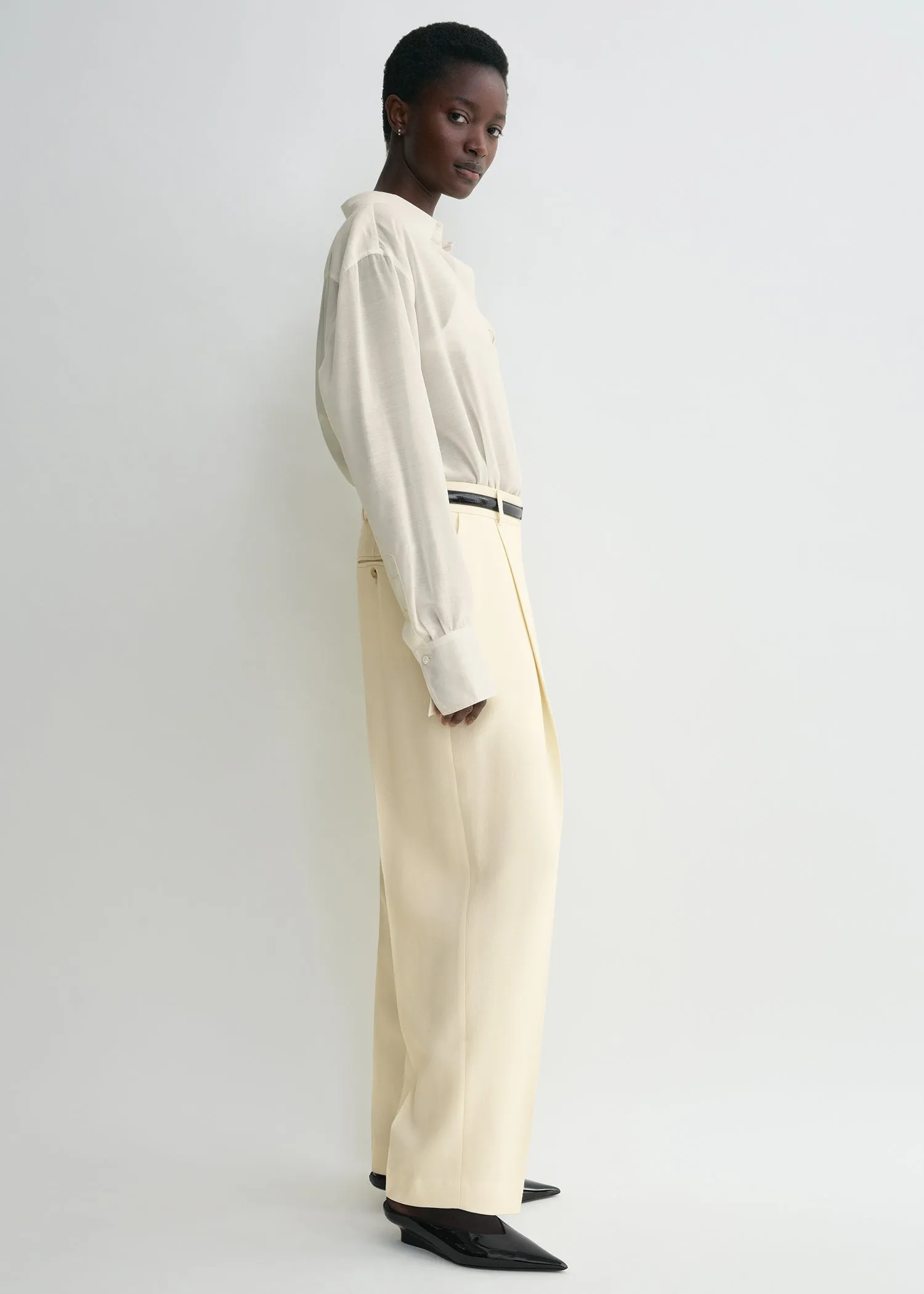 Pleated straight trousers butter